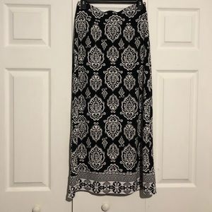 White House Black Market Skirt